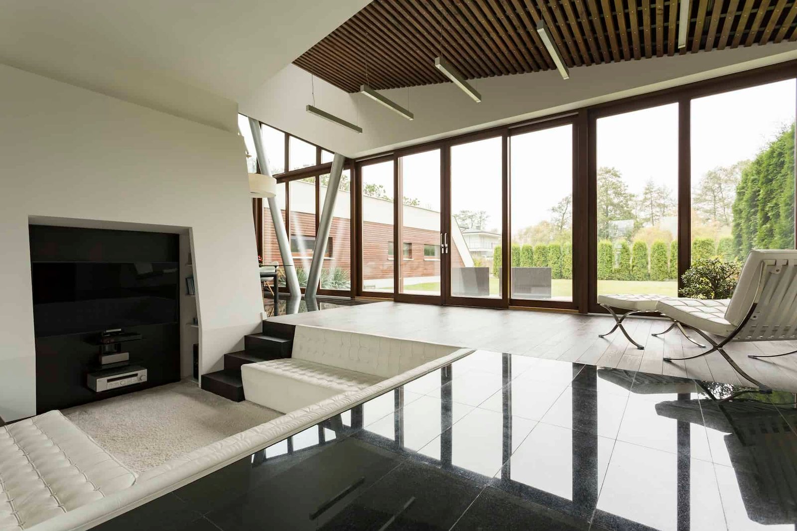 bright-villa-with-wood-ceiling.jpg bright-villa-with-wood-ceiling.jpg